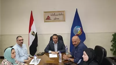 إجتماع لجنة تقييم المشروعات الخضراء الذكية بمكتبة مصر