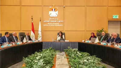 وزيرة الإسكان تتابع مشروعات مياه الشرب والصرف بالقاهرة الجديدة