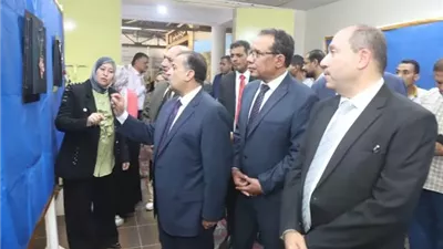 عكاوى يفتتح معرض