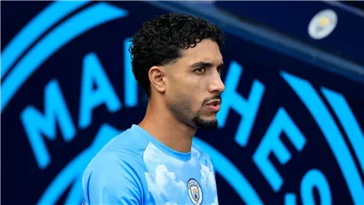 مرموش يصل لندن لاجراء الكشف الطبى قبل انضمامه لـ توتنها