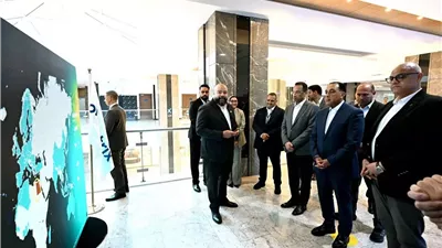 رئيس الوزراء يتفقد شركة 