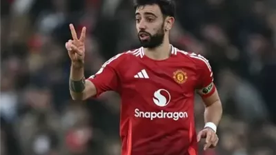 البرتغالي برونو فرنانديز يحصد جائزة لاعب العام في إنجلترا