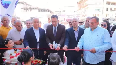 محافظ دمياط يفتتح معرض حزب مستقبل وطن للمستلزمات المدرسية