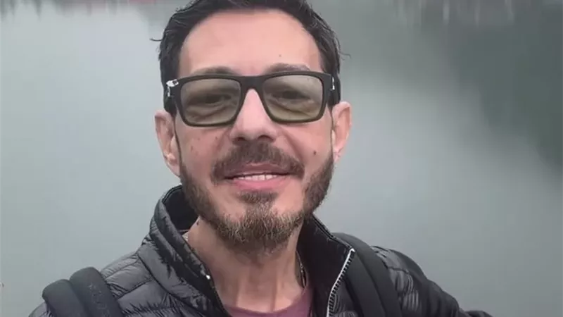 الفنان أحمد زاهر