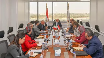 وزير الاستثمار يبحث مع السفير الإيطالي تعزيز التعاون الاقتصادي
