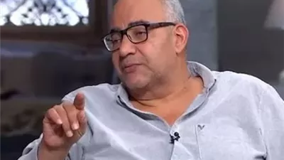 بيومي فؤاد يغادر المستشفى إثر إصابته بالحزام الناري