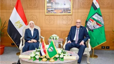 رئيسة النيابة الإدارية تهنئ رئيس هيئة قضايا الدولة بتوليه منصبه