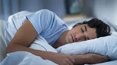 النوم الإضافي في عطلة نهاية الأسبوع.. 9% انخفاضًا في ضغط الدم المرتفع