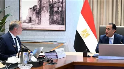 مدبولي يتابع مع وزير البترول تأمين احتياجات السوق المحلية من الطاقة