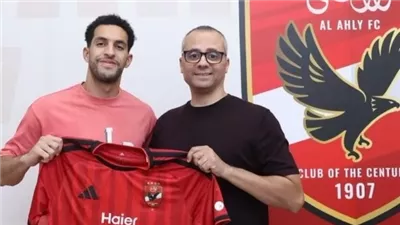 أول تعليق من مصطفى شوبير بعد تجديد عقده مع الأهلي .. صورة