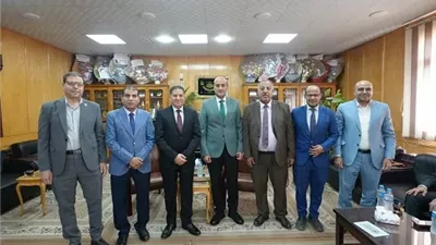محافظ أسيوط يهنئ الدكتور مصطفى عبد الغني لتوليه المنصب الجديد