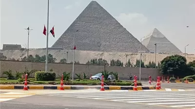 منطقة المتحف المصري الكبير تتزين استعدادًا لاستقبال الرئيس الصيني