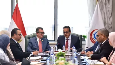 الصحة:استكمال التأمين الصحي الشامل وتطوير البنيةالتحتية للمنشآت الصحية