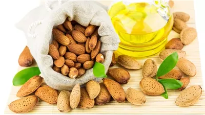 اكتشفي فوائد زيت اللوز الحلو لبشرة ناعمة ومشرقة
