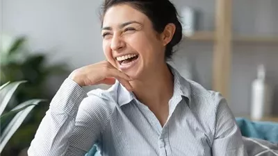من تحسين المزاج إلى تقليل التوتر .. فوائد الضحك التي لا تتوقعها