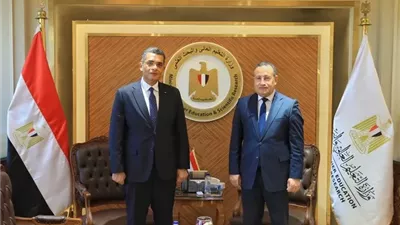 وزير التعليم العالي ومحافظ البحر الأحمر يبحثان تعزيز التعاون ودعم التنمية بالمحافظة