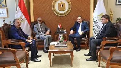 وزير التعليم العالي يلتقي المدير العام للألكسو