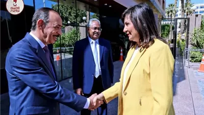 محافظ سوهاج يستقبل السفيرة نبيلة مكرم