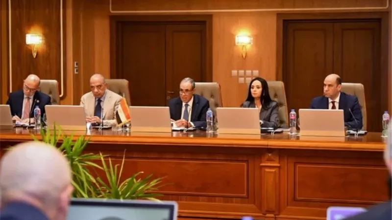 انعقاد الدورة الأولى