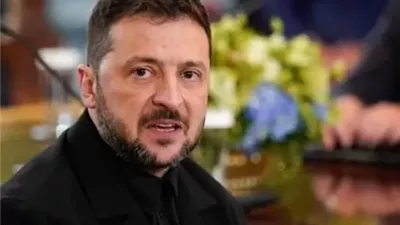 زيلينسكي: روسيا تضرب مطاري كييف وبوريسبيل قبل زيارة مبعوثي ترامب