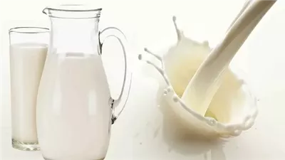 كوب الحليب قبل النوم.. ماذا يحدث لجسمك عند تناوله مساءً؟