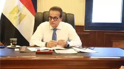 وزير الصحة يستعرض نتائج زيارة خبراء طب وجراحات الأجنة من بيرو