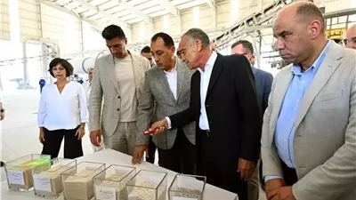 رئيس الوزراء: المنطقة الاقتصادية لقناة السويس أصبحت تضم 212 مصنعًا