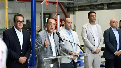 رئيس الوزراء: المسار الاقتصادي يرتكز على بناء عمالة ماهرة وتوطين الصناعة وجذب الاستثمارات الكبرى