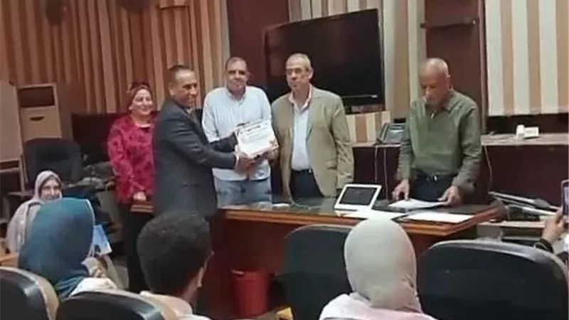 الدكتور ياسر محمود