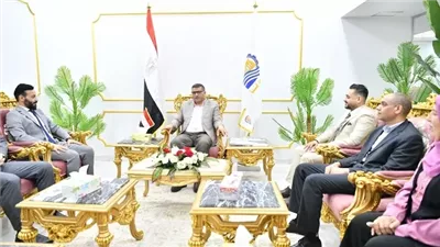 محافظ قنا يبحث مع «التخطيط» و«الاتصالات» مستجدات المشروعات المشتركة