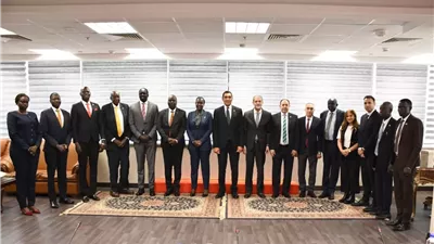 وزير الشباب يبحث التعاون مع نظيرته في جنوب السودان
