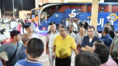 محافظ قنايتابع انتظام العمل بمجمع المواقف