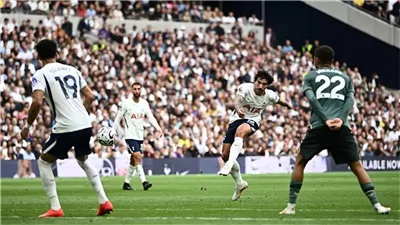 توتنهام يتعادل سلبيًا أمام إيفرتون ويواصل نزيف النقاط