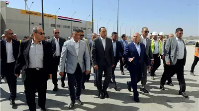 رئيس الوزراء يتفقد عددا من مشروعات وزارة النقل بالجيزة والقاهرة