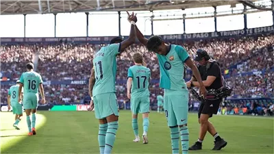 برشلونة يضرب ليفانتي برباعية ويحافظ على صدارة الدوري الإسباني