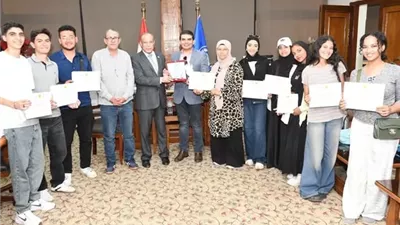 تكريم فريق كورال جامعة قناة السويس