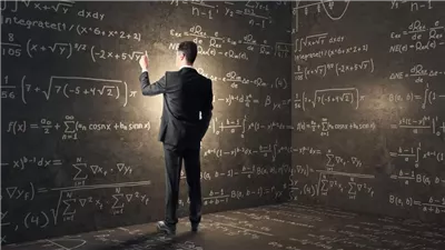 المُعلّم أسمى الألقاب إن صَلُح بناؤه بنى الحضارة وأقام الأمة
