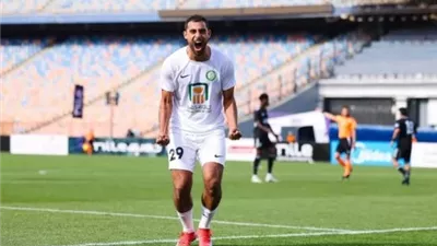 أحمد ياسر ريان يقود هجوم البنك الأهلي امام سيراميكا