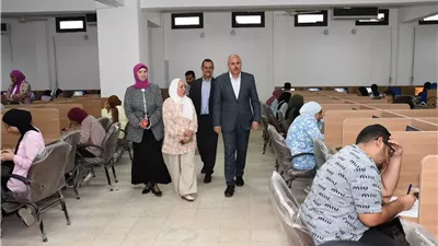 87 طالبًا يؤدون اختبارات «منحة علماء المستقبل» بجامعة قناة السويس