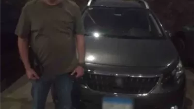ضبط مدير مبيعات طمس لوحات سيارته بالقاهرة للهروب من المخالفات