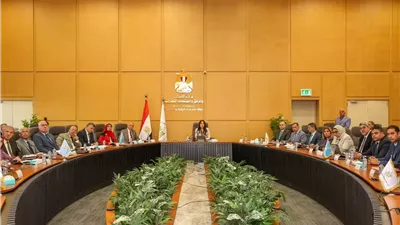 وزيرة الإسكان تتابع موقف مشروعات مبادرة حياة كريمة
