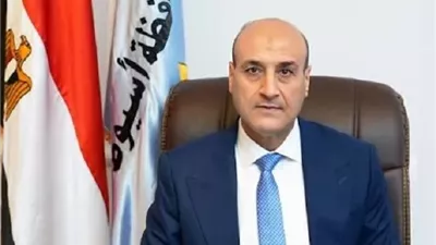محافظ أسيوط يهنئ 322 حاجًا من أبناء المحافظة بفوزهم في قرعة حج