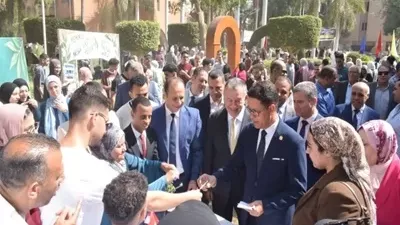 رئيس جامعة بنها يفتتح تطوير قسم وقاية النبات بمشتهر