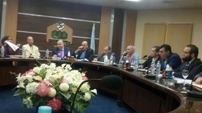 وكيل صحة الشرقية يحضر اجتماع جمعية المستثمرين بالعاشر