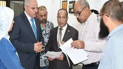 رئيس جامعة قناة السويس يتفقد الإدارة المركزية لشئون الطلاب