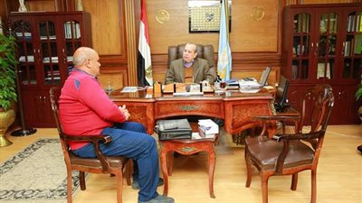 طه يتابع مشروع مصنع فصل الرمال السوداء بالبرلس...الإنتاج في 2020م