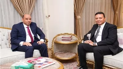 وزير العمل ورئيس 