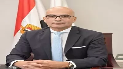 رئيس جامعة عين شمس للطلاب: نتمنى لكم عامًا جامعيًا سعيدًا