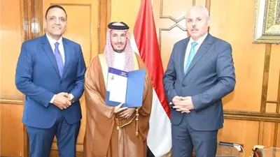 عبدالعزيز رشيد أول باحث سعوددي يحصل على ماجسنير من جامعة القناة