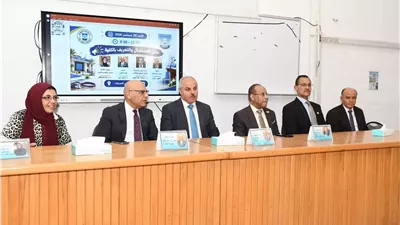 رئيس جامعة قناة السويس يستقبل طلاب الفرقة الأولى بكلية الطب